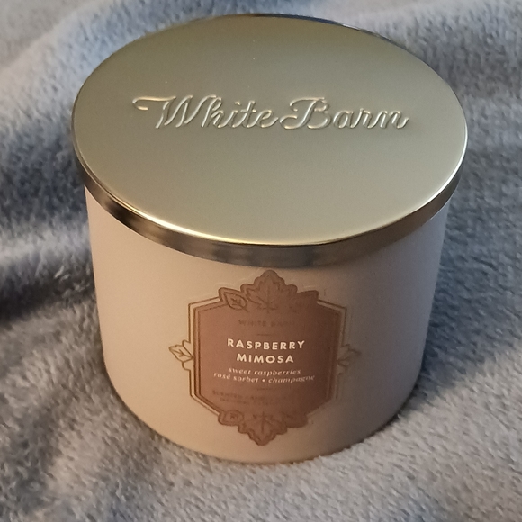 NEW | BATH & BODYWORKS/WHITE BARN 3-WICK CANDLE - Picture 3 of 6